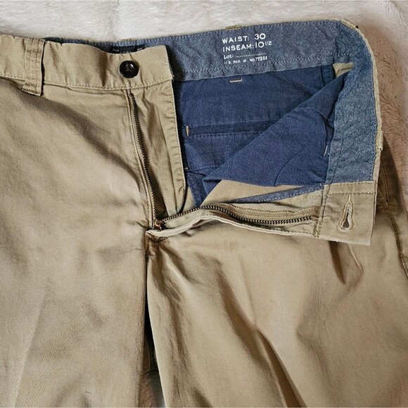 Men's J. Crew Stretch Khaki Shorts Waist 30" Excellent Condition. - Picture 4 of 4
